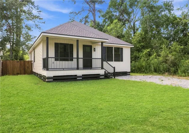 Photo 1 of Single family home for sale at 70367 D St, Covington, LA 70433 | MLS# 2567047 | Listing updated on 2026-09-22