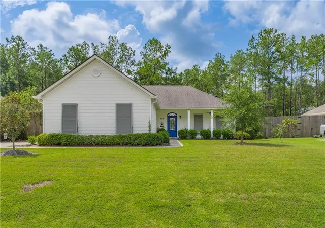 Photo 1 of Single family home for sale at 720 Perrilloux Tr, Madisonville, LA 70447 | MLS# 2567054 | Listing updated on 2026-09-17
