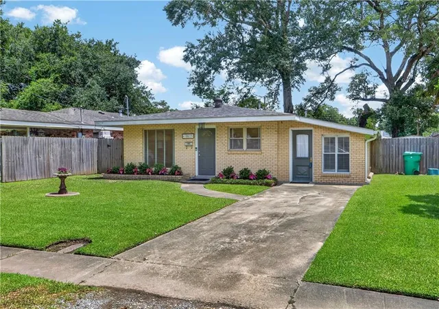 Photo 3 of Single family home for sale at 10617 Salem St, River Ridge, LA 70123 | MLS# 2567045 | Listing updated on 2026-09-21