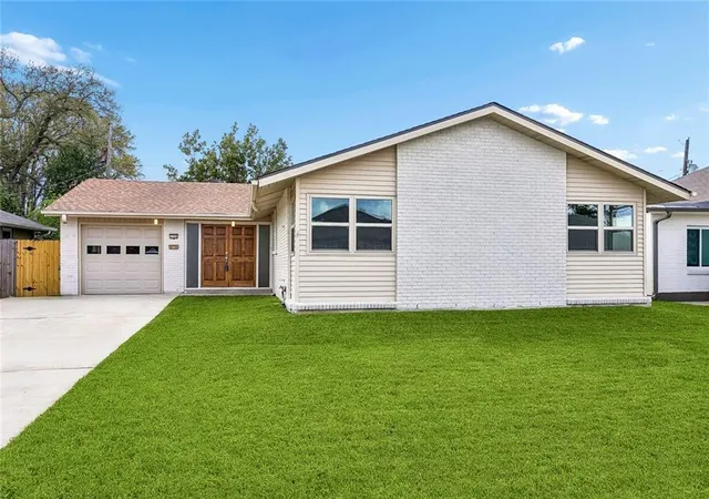 Photo 2 of Single family home for sale at 1700 Fairfax Ave, Metairie, LA 70003 | MLS# 2566917 | Listing updated on 2026-10-05