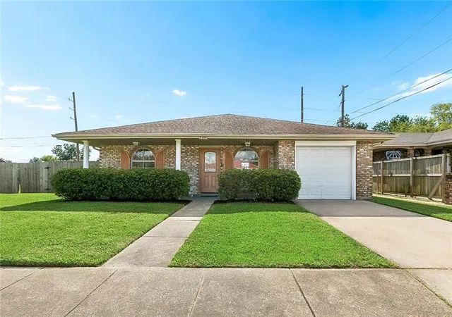 Photo 1 of Single family home for sale at 2401 Creely Dr, Chalmette, LA 70043 | MLS# 2567119 | Listing updated on 2026-10-02