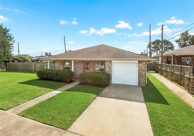 Photo 2 of Single family home for sale at 2401 Creely Dr, Chalmette, LA 70043 | MLS# 2567119 | Listing updated on 2026-10-02