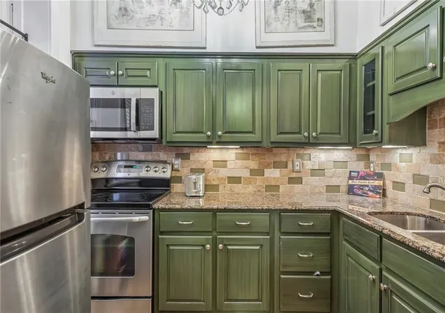 Photo 4 of Condo for sale at 835 St Louis St #D, New Orleans, LA 70112 | MLS# 2567069 | Listing updated on 2026-09-25