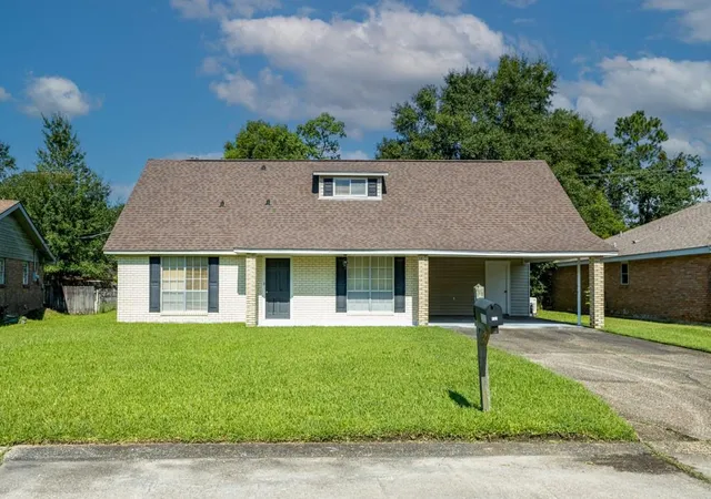 Photo 1 of Single family home for sale at 111 Melody Ln, Slidell, LA 70458 | MLS# 2566710 | Listing updated on 2026-09-17
