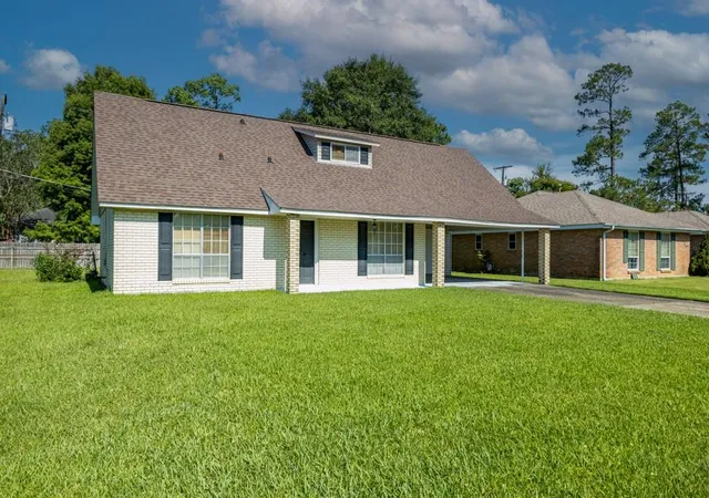 Photo 3 of Single family home for sale at 111 Melody Ln, Slidell, LA 70458 | MLS# 2566710 | Listing updated on 2026-09-17