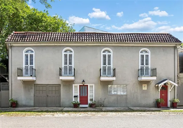 Photo 1 of Multi family home for sale at 330 Dahlia St, Metairie, LA 70005 | MLS# 2564308 | Listing updated on 2026-08-30
