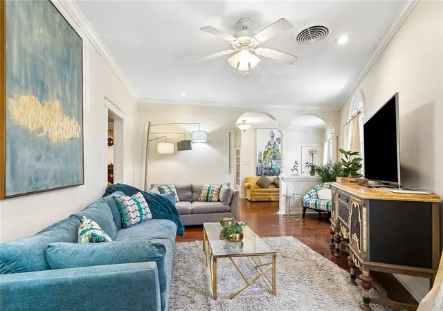 Photo 4 of House for sale at 330 Dahlia St, Metairie, LA 70005 | MLS# 2564308 | Listing updated on 2026-08-30