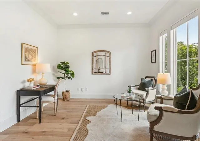 Photo 3 of Single family home for sale at 11 Metairie Ct, Metairie, LA 70001 | MLS# 2567273 | Listing updated on 2026-09-06