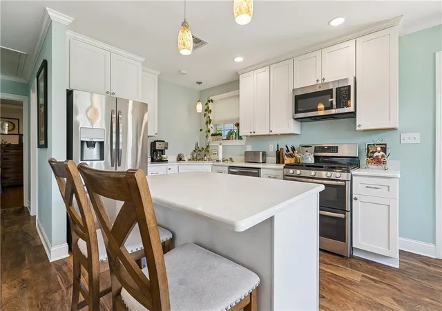 Photo 3 of Sale Pending at 284 W Shannon Ln, Harahan, LA 70123 | MLS# 2567605 | Listing updated on 2026-09-02