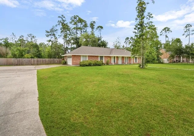 Photo 2 of Single family home for sale at 104 Belle Cherie Dr, Slidell, LA 70461 | MLS# 2567520 | Listing updated on 2026-09-05