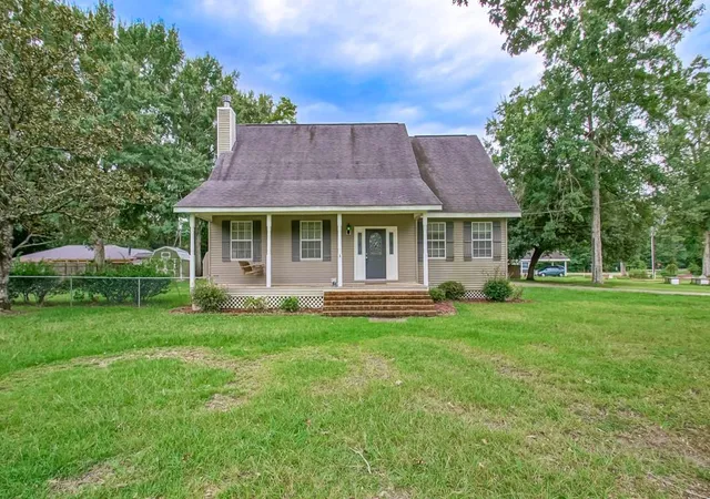 Single family home for sale at 42773 Robinwood Dr, Hammond, LA 70403 | MLS# 2567761