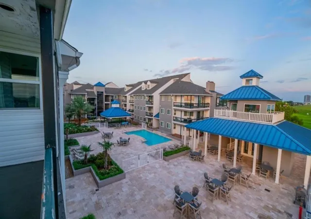Photo 3 of Condo for sale at 420 Metairie Hammond Hwy #318, Metairie, LA 70005 | MLS# 2567958 | Listing updated on 2026-08-30