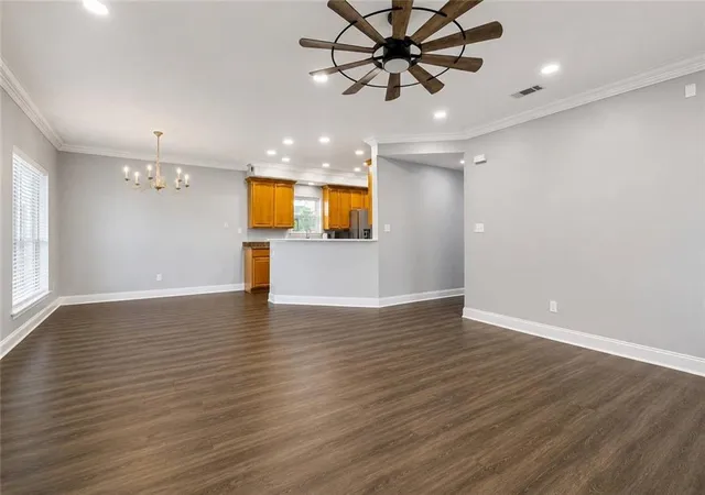 Photo 3 of Single family home for sale at 6696 Bellaire Dr, New Orleans, LA 70124 | MLS# 2567726 | Listing updated on 2026-09-23