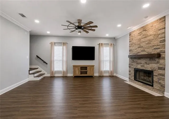 Photo 4 of Single family home for sale at 6696 Bellaire Dr, New Orleans, LA 70124 | MLS# 2567726 | Listing updated on 2026-09-23