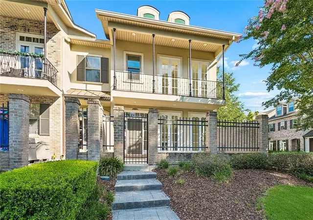 Photo 4 of Townhouse for sale at 201 Rue Esplanade, Mandeville, LA 70471 | MLS# 2568023 | Listing updated on 2026-09-21