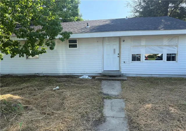 Photo 1 of Single family home for sale at 5184 Metropolitan Dr, New Orleans, LA 70126 | MLS# 2568042 | Listing updated on 2026-09-08