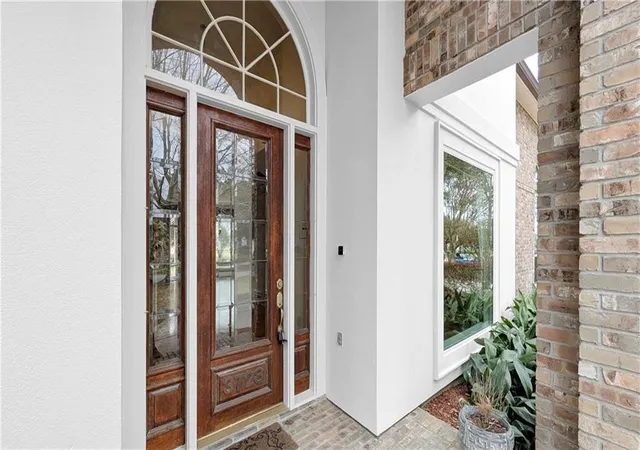 Photo 3 of Single family home for sale at 3728 Lake Michel Dr, Gretna, LA 70056 | MLS# 2567806 | Listing updated on 2026-09-17