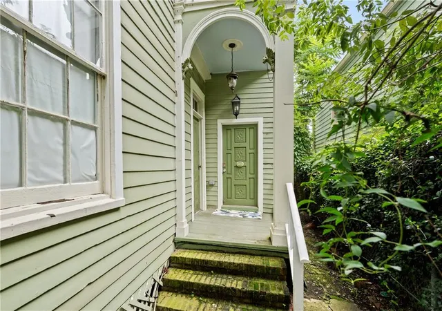 Photo 1 of Condo for sale at 2033 Coliseum St #2, New Orleans, LA 70130 | MLS# 2568083 | Listing updated on 2026-09-17