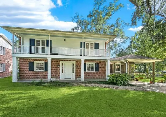 Photo 3 of Single family home for sale at 306 Cindy Lou Pl, Mandeville, LA 70448 | MLS# 2567596 | Listing updated on 2026-10-04