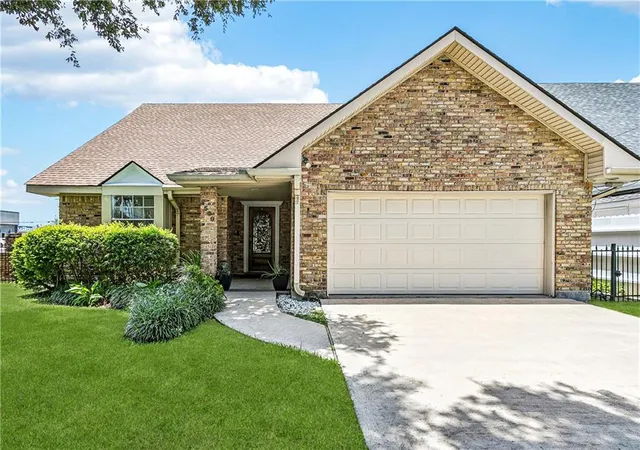 Photo 1 of Single family home for sale at 4500 Hessmer Ave, Metairie, LA 70002 | MLS# 2560077 | Listing updated on 2026-08-31