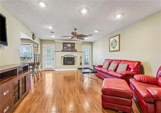Photo 3 of Single family home for sale at 4500 Hessmer Ave, Metairie, LA 70002 | MLS# 2560077 | Listing updated on 2026-08-31