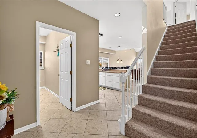 Photo 3 of Townhouse for sale at 954 Marina Dr, Slidell, LA 70458 | MLS# 2566556 | Listing updated on 2026-09-28