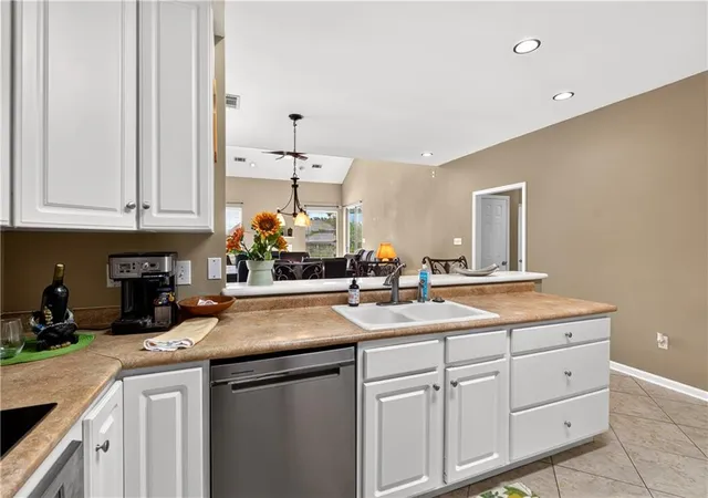 Photo 4 of Townhouse for sale at 954 Marina Dr, Slidell, LA 70458 | MLS# 2566556 | Listing updated on 2026-09-28
