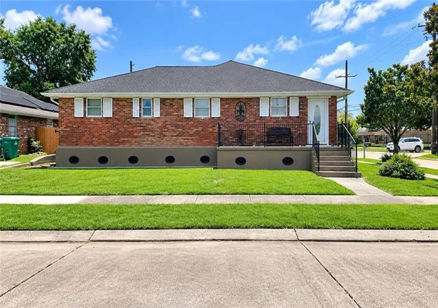 Photo 1 of Single family home for sale at 1233 Curtis St, Harvey, LA 70058 | MLS# 2568466 | Listing updated on 2026-10-07