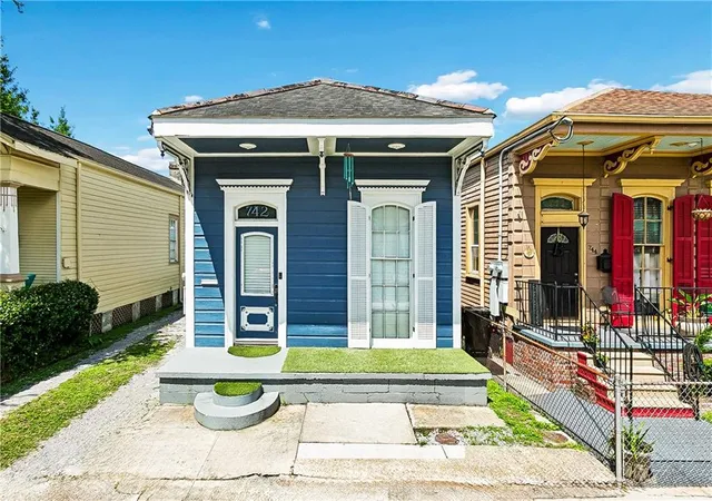 Single family home for sale at 742 Delachaise St, New Orleans, LA 70115 | MLS# 2568380