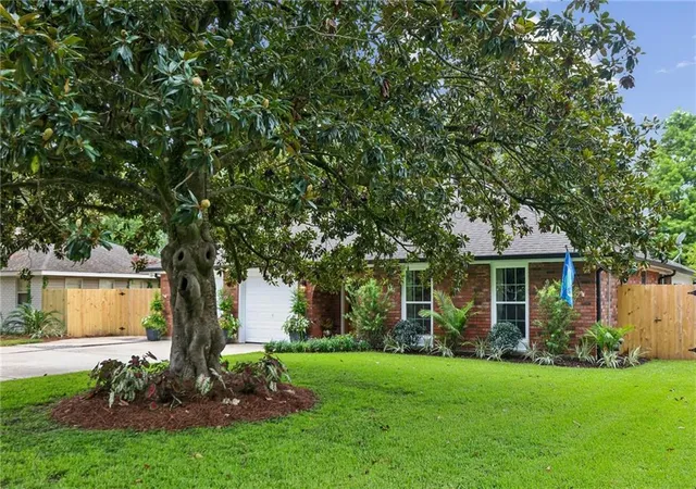 Photo 3 of Single family home for sale at 192 Cindy Lou Pl, Mandeville, LA 70448 | MLS# 2568443 | Listing updated on 2026-09-19