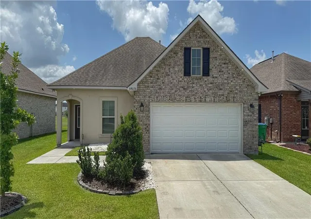 Single family home for sale at 39073 Honorable Oaks Ave, Gonzales, LA 70737 | MLS# 2567748