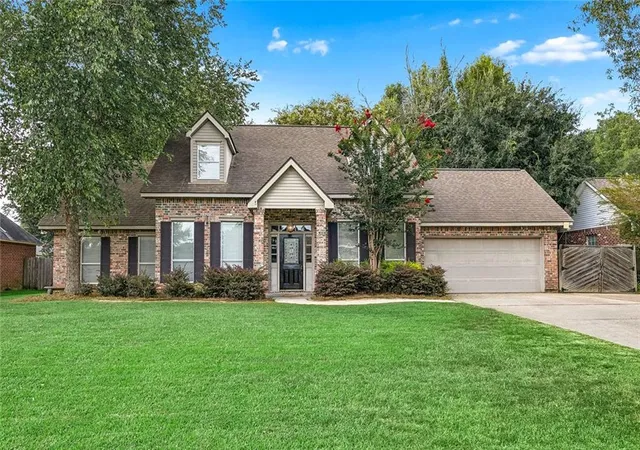Photo 1 of Single family home for sale at 1317 Fairfield Dr, Mandeville, LA 70448 | MLS# 2558901 | Listing updated on 2026-09-13