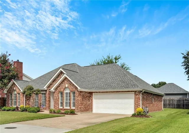 Photo 3 of Single family home for sale at 106 Dogwood Dr, Luling, LA 70070 | MLS# 2568786 | Listing updated on 2026-08-31