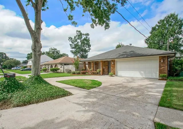 Single family home for sale at 8724 Melrose Ln, River Ridge, LA 70123 | MLS# 2568872