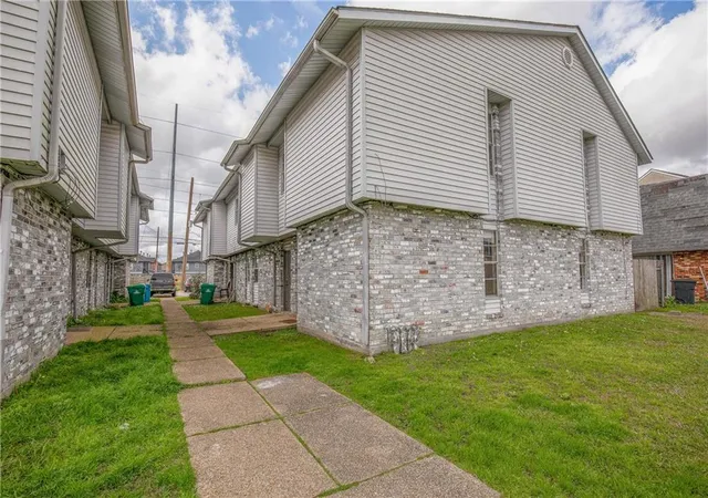 Photo 2 of Townhouse for sale at 56 Brandon Hall Dr, Destrehan, LA 70047 | MLS# 2567955 | Listing updated on 2026-09-22