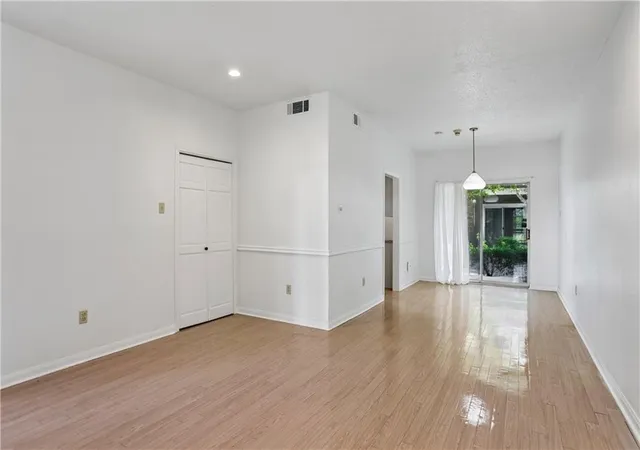 Listing Photo 5 - Condo for sale in building located at 1014th St Julien Dr, Kenner, LA 70065 - Unit #A2
