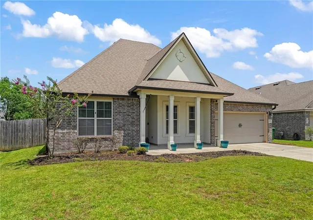 Photo 3 of Single family home for sale at 16819 Highland Hts Dr, Covington, LA 70435 | MLS# 2560133 | Listing updated on 2026-09-17