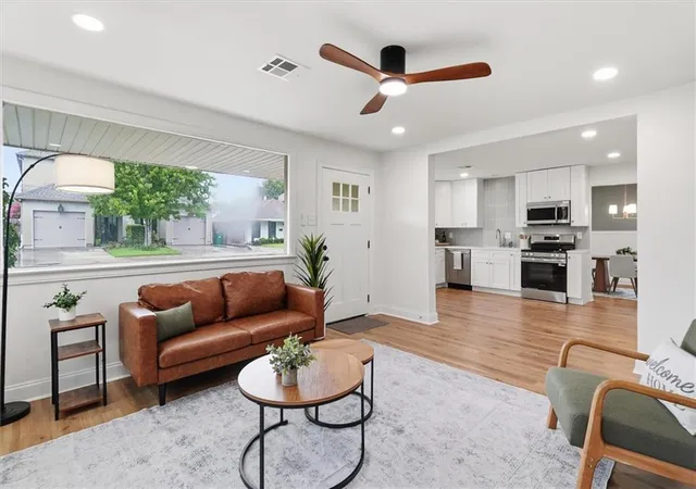 Photo 4 of Sale Pending at 814 Waltham St, Metairie, LA 70001 | MLS# 2569274 | Listing updated on 2026-10-05