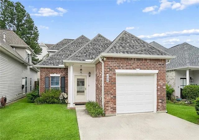 Photo 1 of Sale Pending at 208 Emerald Oaks Dr, Covington, LA 70433 | MLS# 2569104 | Listing updated on 2026-09-04