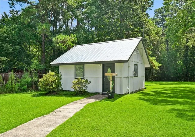 Photo 2 of Single family home for sale at 81020 Father Francis Dr, Bush, LA 70431 | MLS# 2569039 | Listing updated on 2026-09-29