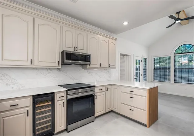Photo 4 of Single family home for sale at 220 W Magnolia St, Ponchatoula, LA 70454 | MLS# 2568491 | Listing updated on 2026-09-21