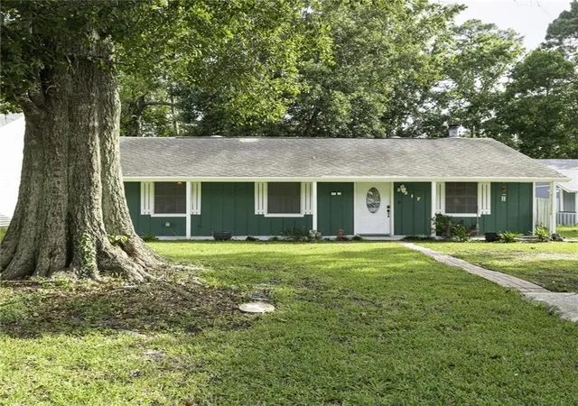 Photo 2 of Single family home for sale at 2217 Crane St, Slidell, LA 70460 | MLS# 2569435 | Listing updated on 2026-09-25