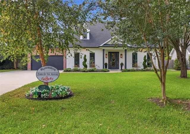 Photo 1 of Single family home for sale at 1229 Bluewater Dr, Mandeville, LA 70448 | MLS# 2569473 | Listing updated on 2026-09-19