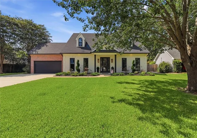 Photo 2 of Single family home for sale at 1229 Bluewater Dr, Mandeville, LA 70448 | MLS# 2569473 | Listing updated on 2026-09-19