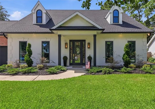 Photo 3 of Single family home for sale at 1229 Bluewater Dr, Mandeville, LA 70448 | MLS# 2569473 | Listing updated on 2026-09-19