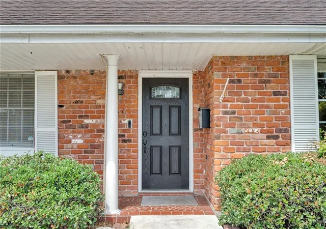 Photo 3 of Single family home for sale at 3616 Lake Villa Dr, Metairie, LA 70002 | MLS# 2569477 | Listing updated on 2026-10-06