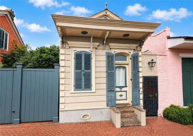 Single family home for sale at 925 St Louis St, New Orleans, LA 70112 | MLS# 2569210