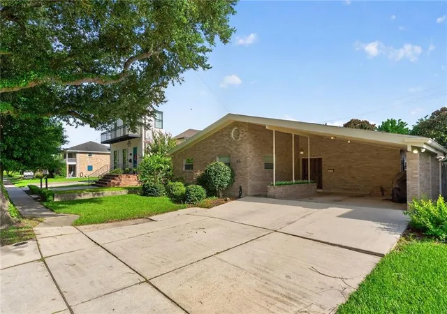 Photo 2 of Single family home for sale at 319 Sharon Dr, New Orleans, LA 70124 | MLS# 2569101 | Listing updated on 2026-09-12
