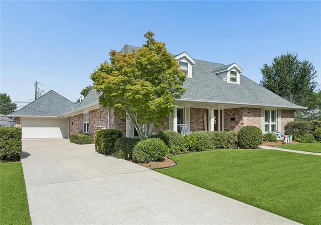 Photo 2 of Sale Pending at 4708 Henican Pl, Metairie, LA 70003 | MLS# 2569744 | Listing updated on 2026-10-06