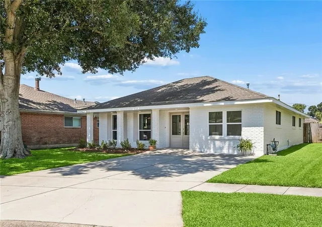Photo 2 of Single family home for sale at 4908 Pike Dr, Metairie, LA 70003 | MLS# 2569633 | Listing updated on 2026-09-08